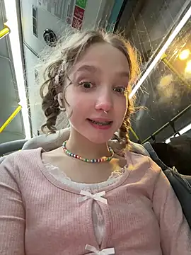 Bambi_lu - finger naked pussy right on the bus!!!