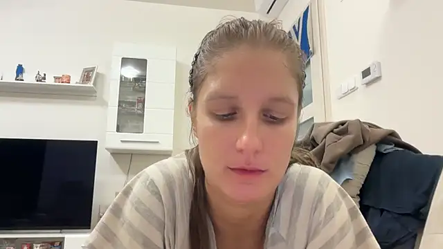 Jennifer11772 - shower with me