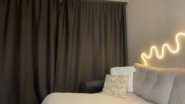 Cute_flo55 - massage boobs