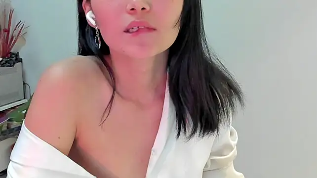 Ailey_chao - show tits