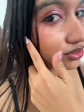RosieChell_ - show my pussy + rub clit