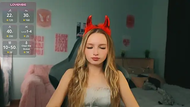 Evamoonis - put on demon horns