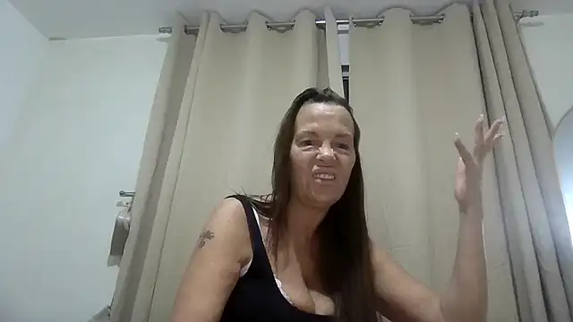 BritishMilfFrankyX - titty show with oil x
