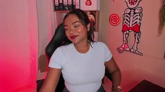 Emma_rules99 - fuck my tits + fuck my 😈