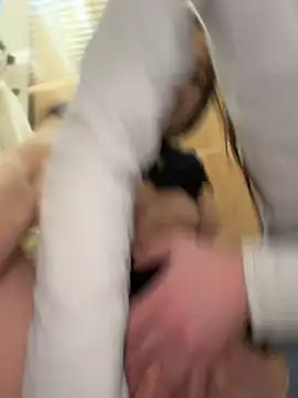 ICrazyOneIRL - 😱NIPPLE OUT TO EXITE STRANGER NOW!