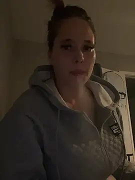 Poppylooloo - Squeeze boobs