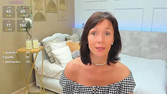 Maria_Gold - The sudden appearance of a naked body