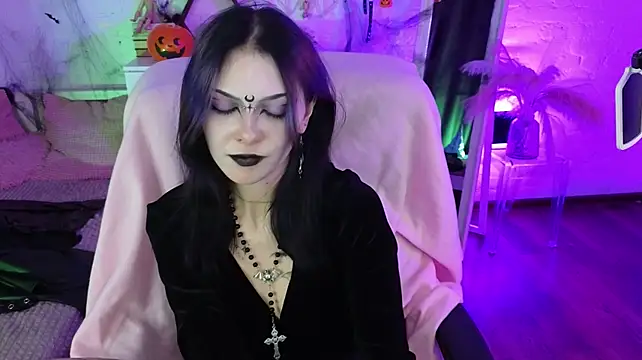 LorenLoiss - feet barefoot close to cam