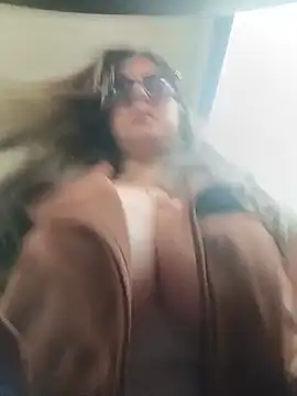 Emma_tour - DINAMITE MY PUSSY VIBES IN MALL 💦💦💦