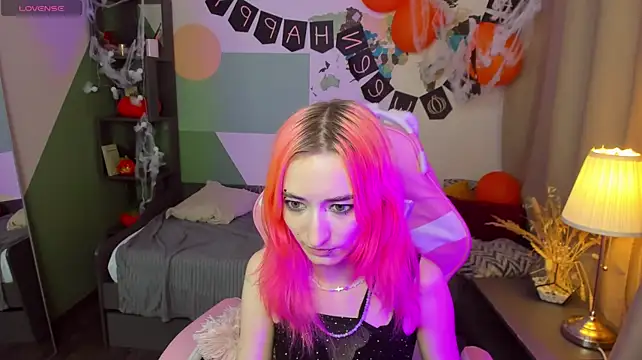 Sweety_lizzy_lilu - Less clothes every 33tk