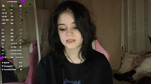 Sofia_Lacosta - Pull my shorts up higher