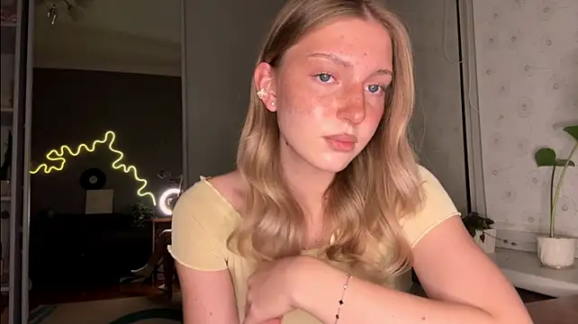LatishaKrauel - Miss me? :D