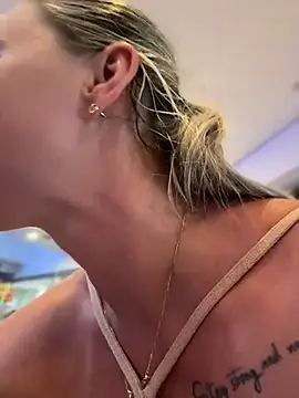 SuhHWhotwife - Gozar em publico