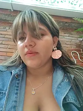 Ivy_enjoy - Olive OiFriend oil my tits in public