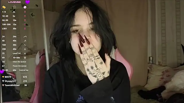 Sofia_Lacosta - Pull my shorts up higher