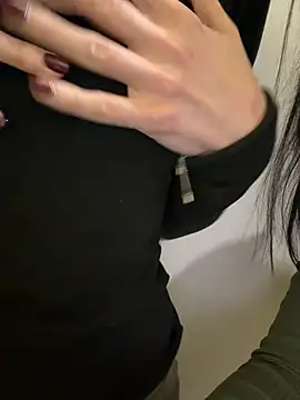 Melissa_crazy - panties off out door + pussy open wider!