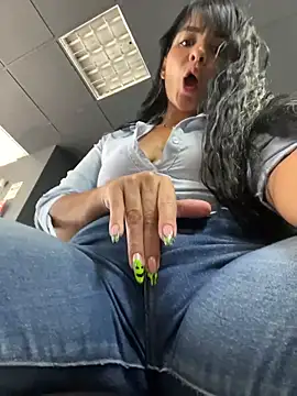 LuxeBrunetteXXX - CLEANING LADY FUCK HER PUSSY WITH DILDO
