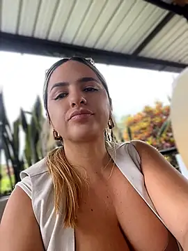 Sammyqueenx21 - Boobs public