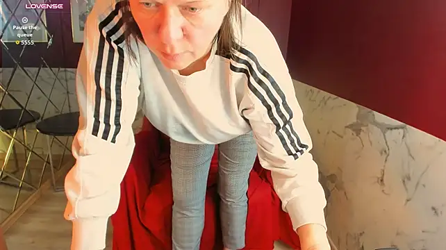 KellyPerfection - clamps on labia 5 min