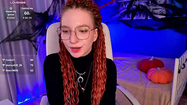 VioletShine - Reverse Cowgirl Position + Twerking