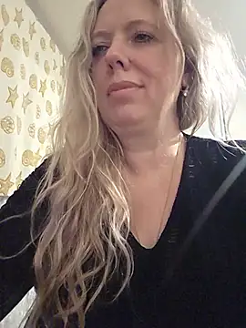 Irina3718 - Spanking on the butt 10 times.