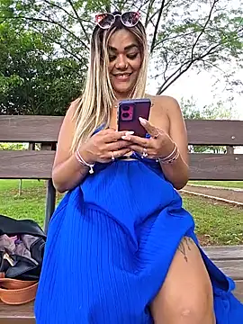 ZOE-LAKSMI - Pussy open