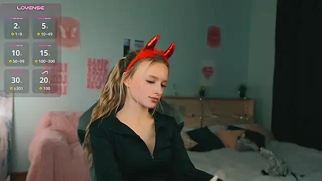 Evamoonis - tease my boobs in top