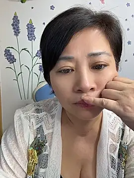 Mimi_6888 - 反差少妇，赚米养家，更多大尺度表演，各种好玩的小道具，都在​C​2C，快来跟我一