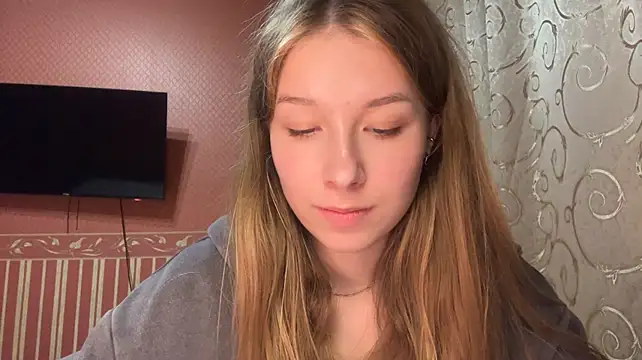VaelZira - Show my underboobs😍😍