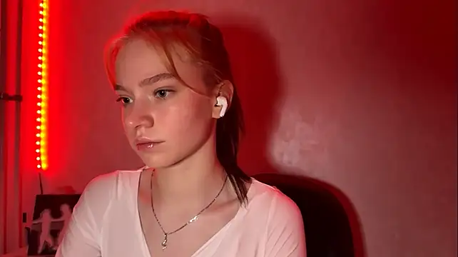 LydaDrozdenko - stand up and show figure <3