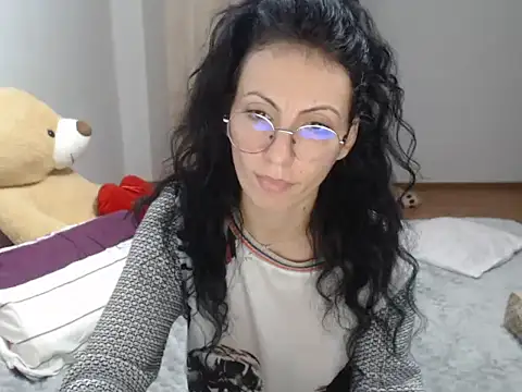 Emmatoo - show pussy