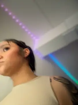 Isabella-Teen - Flash Ass🍑