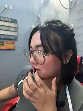 MissVeloura_XX - dildo fuck until i squrt :P