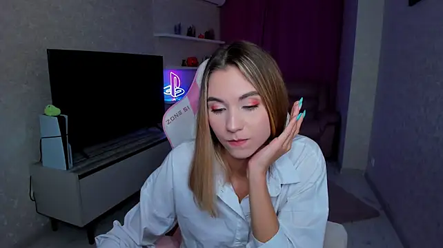 EllaCurtis - Dance in swimsuit