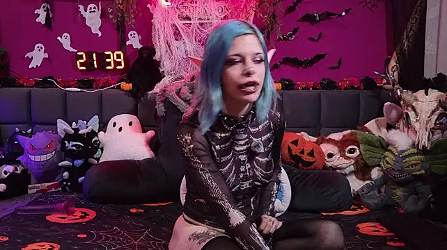ViGothFox - BJ Dildo + LT gets 3 min TC DOMI💦🔥