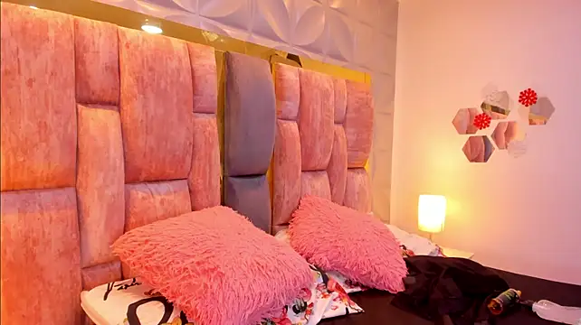 Charlotte_Ice1 - It keeps vibrating/I want my anal plug