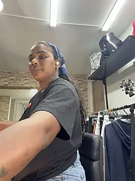 MAREIA_25 - HIDDEN CAM NAKED OUTSIDE 2 MINUTE LOL