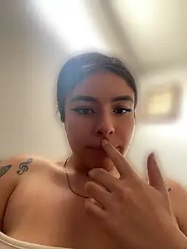 Hally-jensen1 - Free tits front family😈
