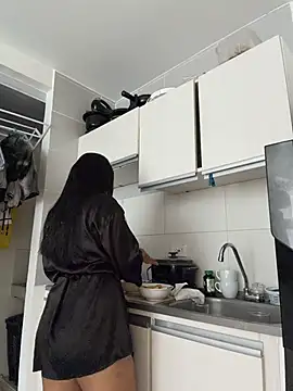NatashaBrown12 - plug in ass virgin