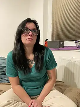 Marketatomas - Kouření Dilda nahoře bez 1.5 min.