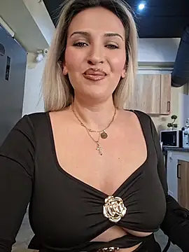 LaylaBlakes - 🥵10 Ass Spanks