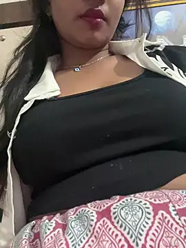 Avii5 - Showing boobs