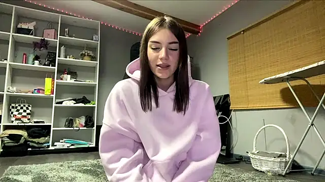 Simmisweet - take off my hoodie and massage my tits
