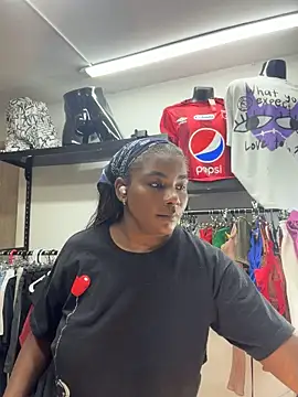 MAREIA_25 - HIDDEN CAM NAKED OUTSIDE 2 MINUTE LOL