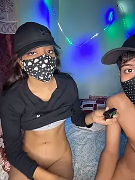 Slim_craving - Show pussy in public