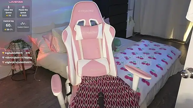 Queenxlexy - Tits out
