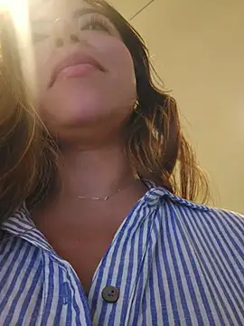 Karen_San_Miguel - Flash tits in public + spit tits 😈