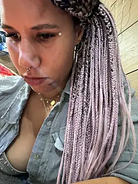 AaliyahHarris - outfit change