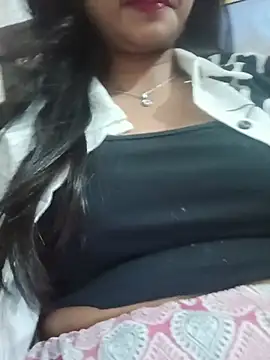 Avii5 - Showing boobs