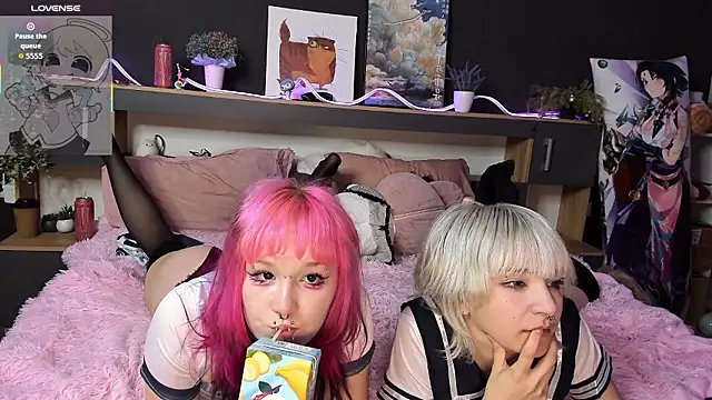 RoxyLienw - spanking the buttocks with a whip